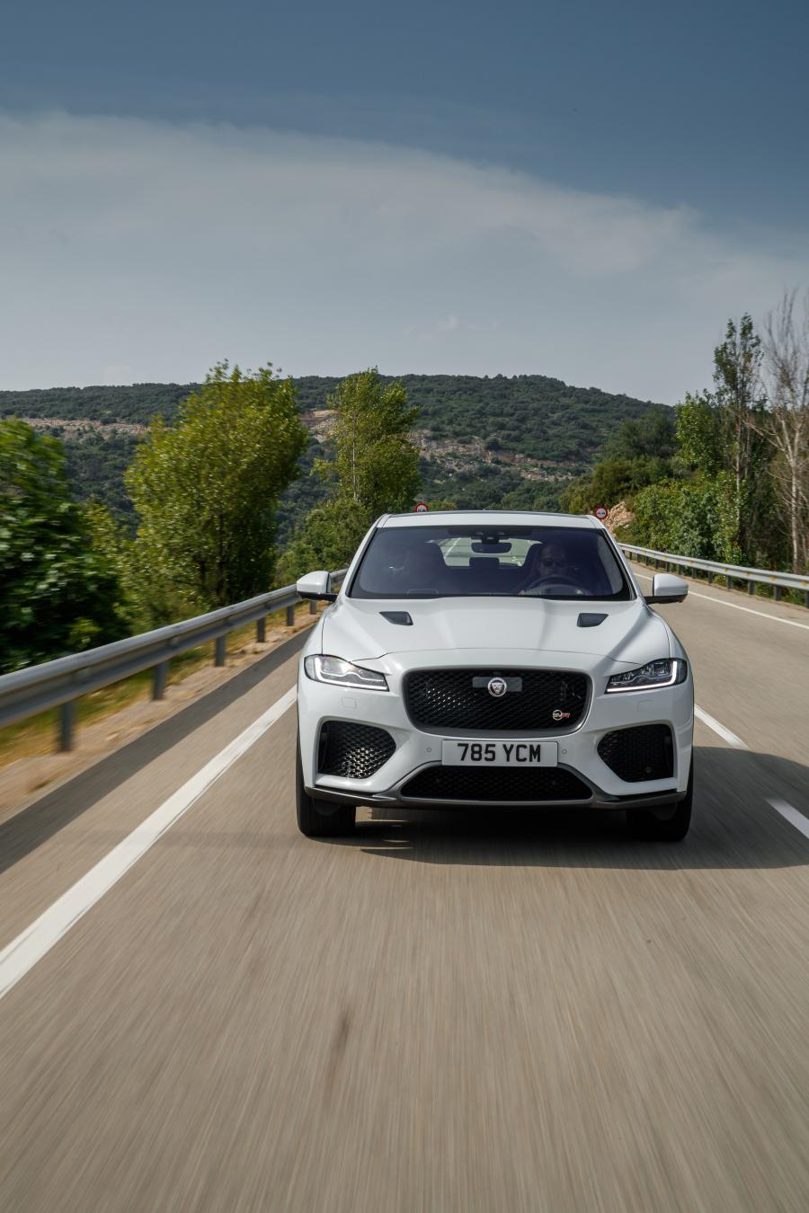  Jaguar F-Pace SVR 2018 года  (WW) (фото 50 из 115)